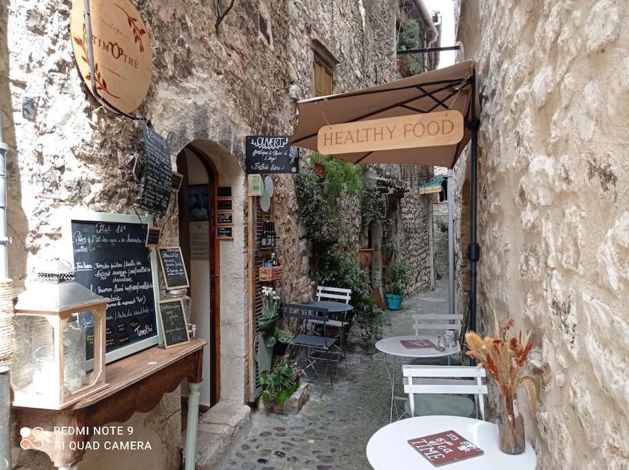 Chambre Atypique Dans Cafe Healthy Saint-Paul-de-Vence Bagian luar foto